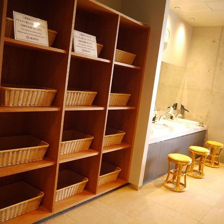 Hearts Capsule Hotel & Spa Hakata Фукуока Екстер'єр фото